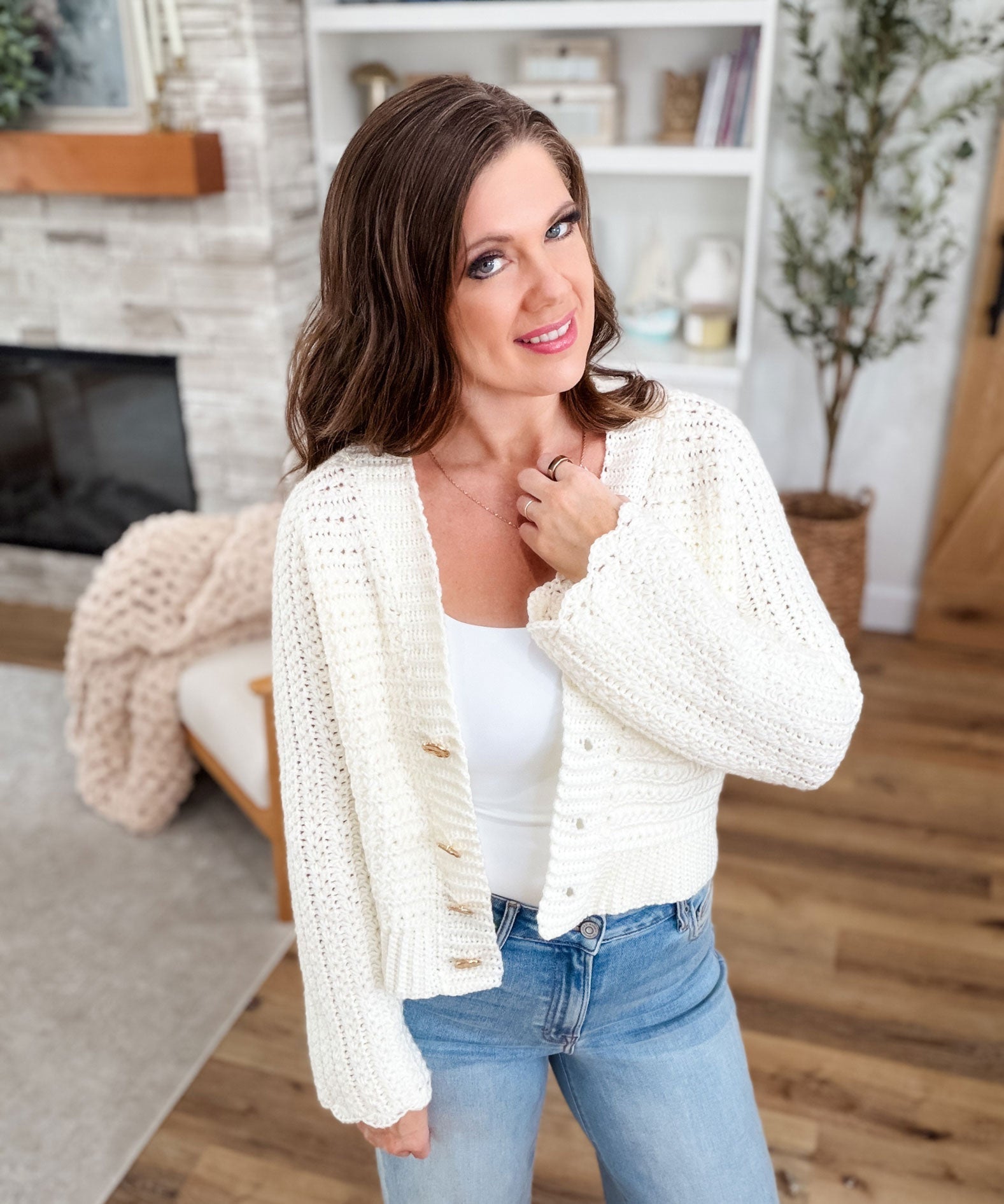 Short Timeless Star Stitch Crochet Cardigan