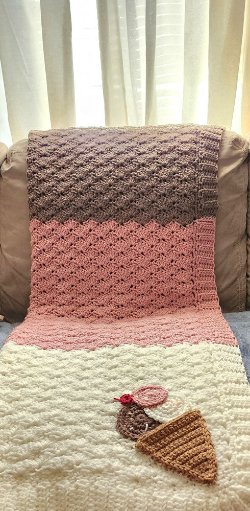 Neopolitan Bulky Shell Blanket