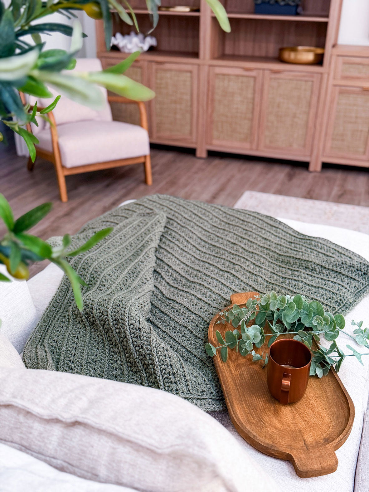 Petal Loop Stitch Textured Blanket