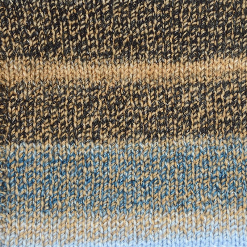 Lace Chevron Columns Throw