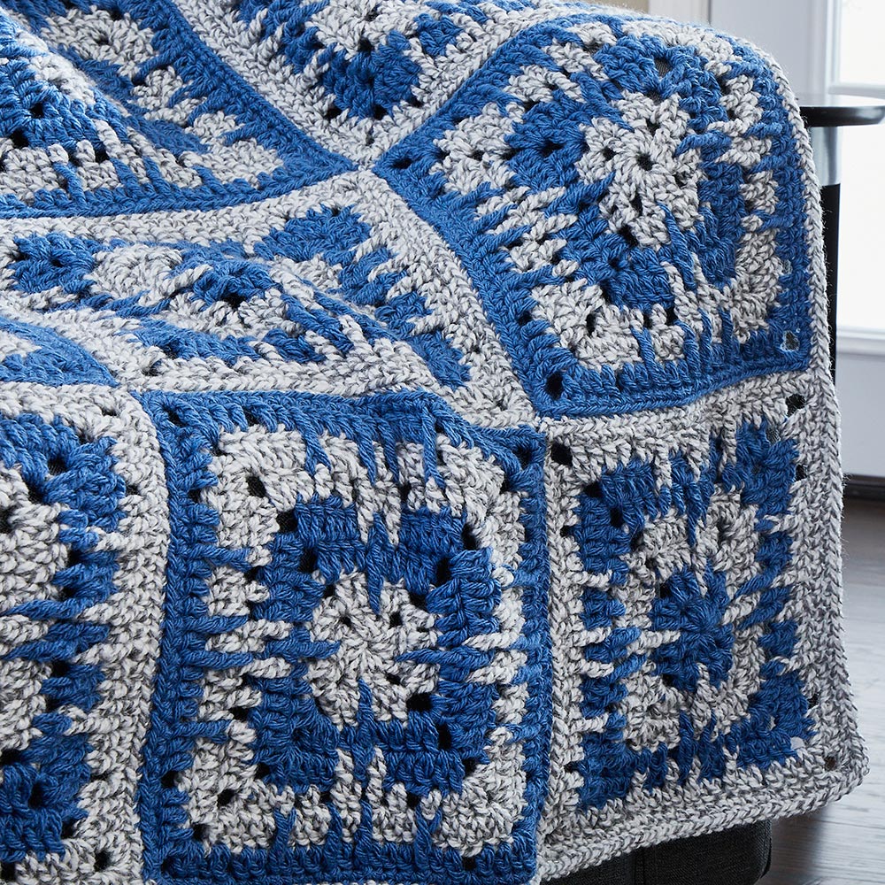 Contrasting Colors Throw